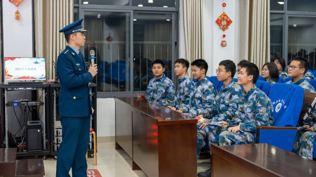 国防班毕业生交流会:铁血与担当的交汇点 国防班毕业生交流会:铁血与担当的交汇点