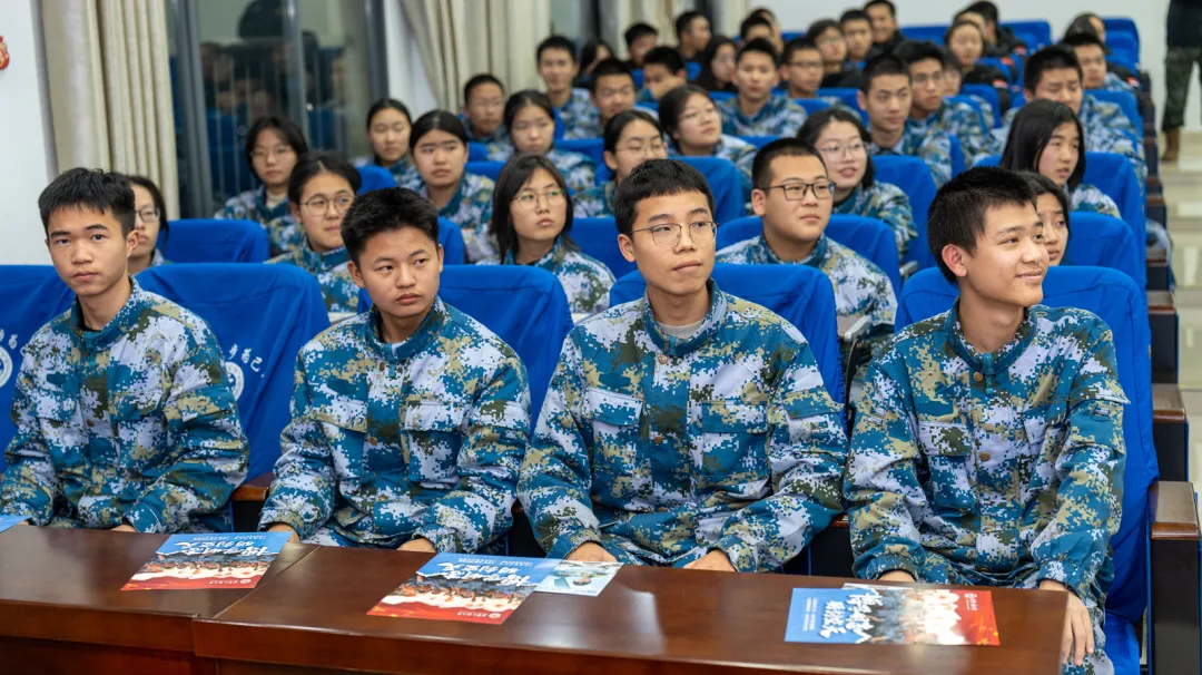 国防班毕业生交流会:铁血与担当的交汇点 国防班毕业生交流会:铁血与担当的交汇点