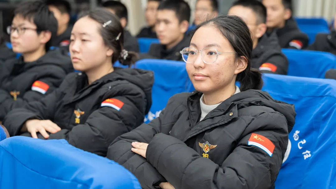 国防班毕业生交流会:铁血与担当的交汇点 国防班毕业生交流会:铁血与担当的交汇点