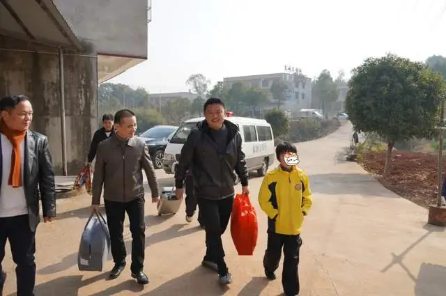 寒冬送暖，与爱童行 | 湘潭市困境儿童及散居孤儿收获冬日温暖