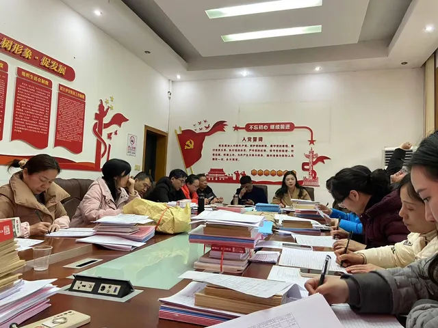 深耕教研守初心，凝心聚力向未来 ——湘潭市二中召开新学期第一次教研组长会议