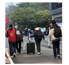 青春志愿行,温暖开学季 青春志愿行,温暖开学季