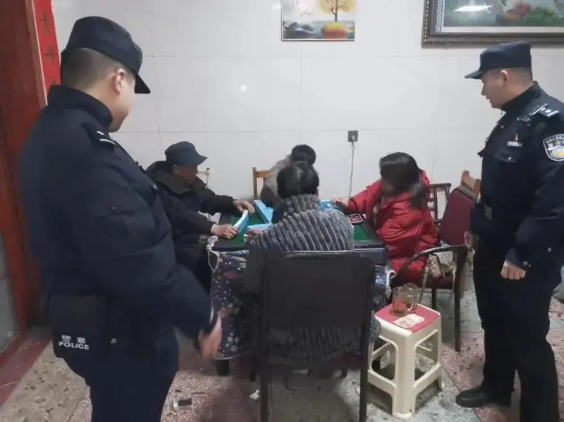 石鼓派出所开展禁赌宣传活动,筑牢群众拒赌防线 石鼓派出所开展禁赌宣传活动,筑牢群众拒赌防线