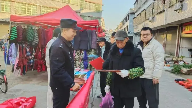 石鼓派出所开展禁赌宣传活动,筑牢群众拒赌防线 石鼓派出所开展禁赌宣传活动,筑牢群众拒赌防线