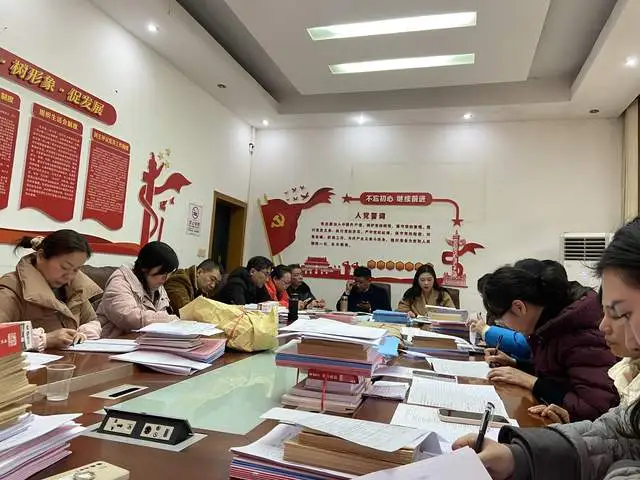 深耕教研守初心，凝心聚力向未来 ——湘潭市二中召开新学期第一次教研组长会议