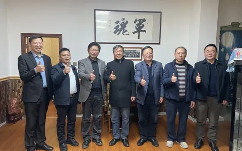 云南省民营企业家协会书记花泽飞一行到民生时报云南办事处共商发展