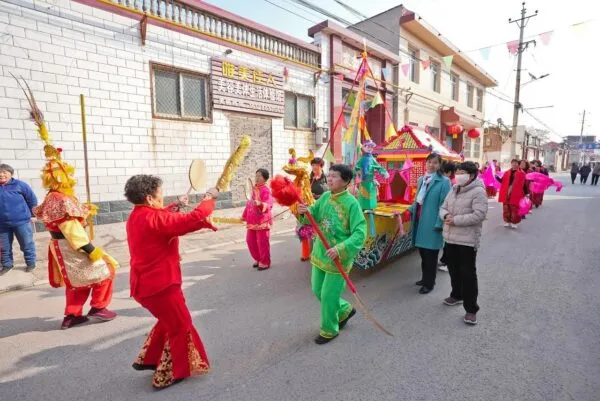 民俗盛宴!冀南新区闫浅村“耍旱船”活动盛大启航