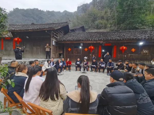“村播”带货 湘西特色产品精彩“出圈”
