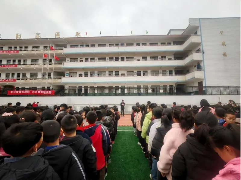 我爱湘潭我的家 花石中心小学3月学雷锋启动仪式 我爱湘潭我的家 花石中心小学3月学雷锋启动仪式