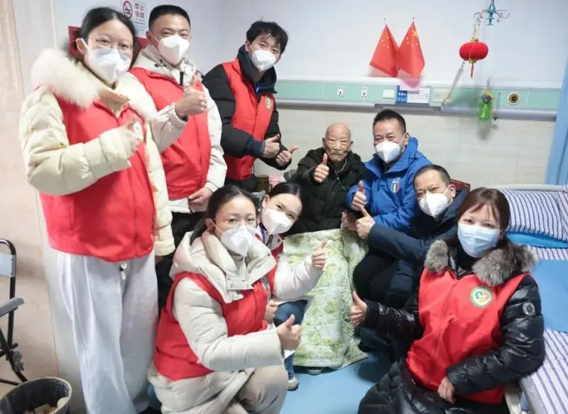 【中心医院·医者红】这个3·5，看惠景把雷锋精神直接拉满！