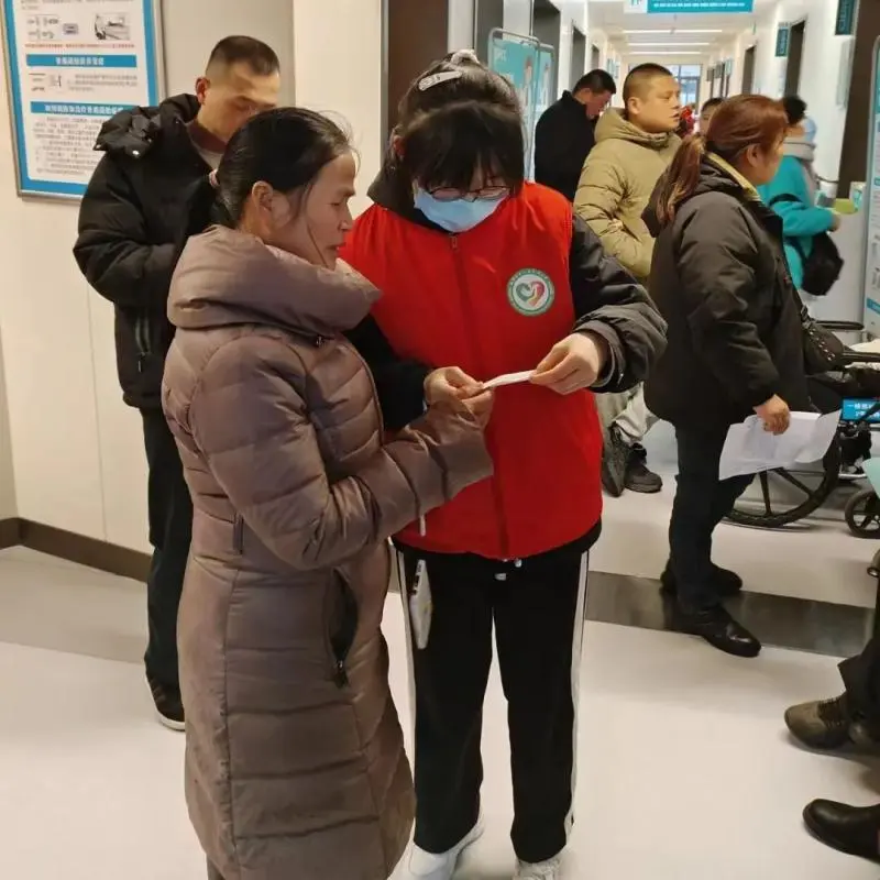 【中心医院·医者红】这个3·5，看惠景把雷锋精神直接拉满！