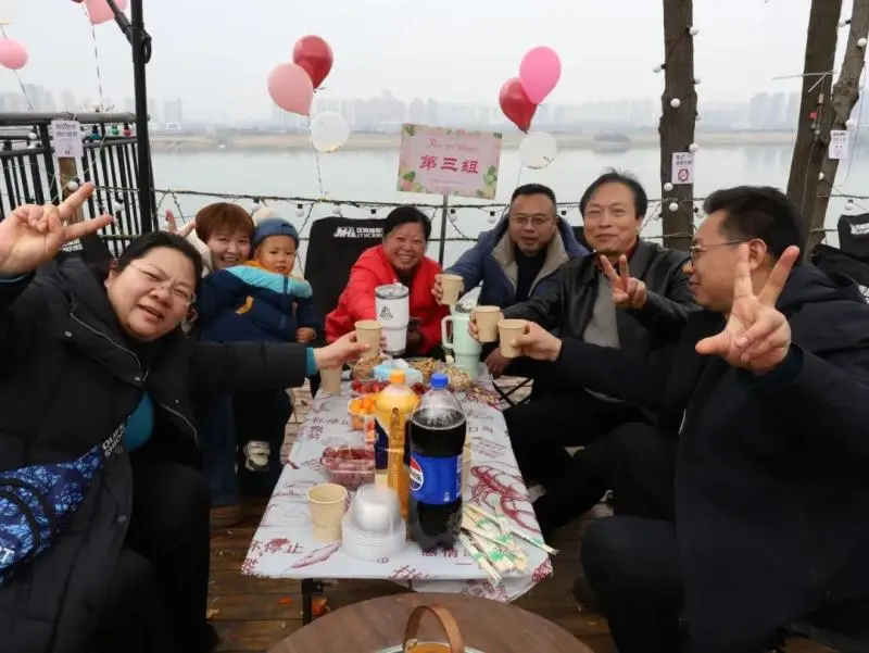 春日悦游 共赴美好—— 湘潭市中医医院举办2025年“三八”国际妇女节春游活动 春日悦游 共赴美好—— 湘潭市中医医院举办2025年“三八”国际妇女节春游活动