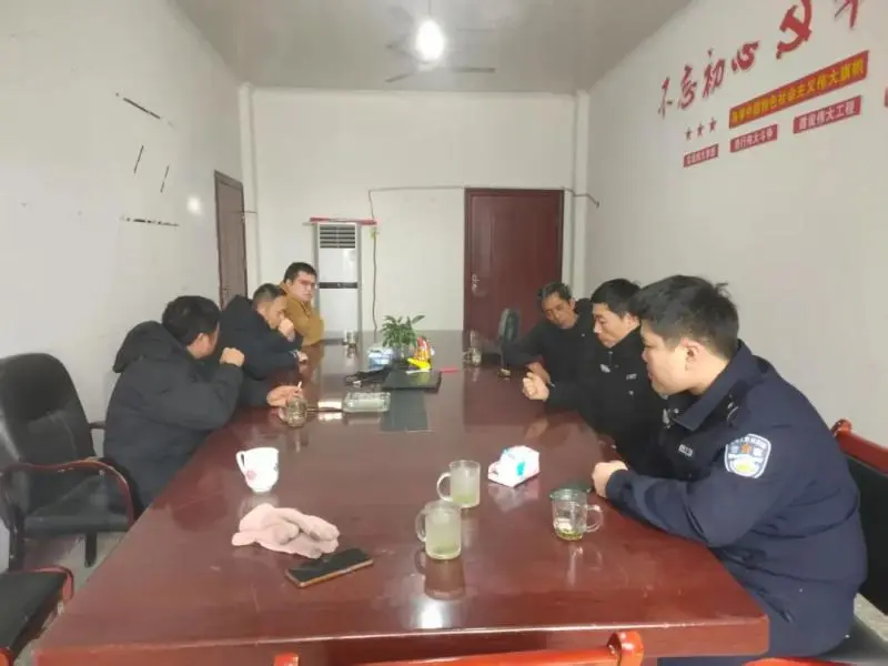 兄弟阋墙 民警致和 兄弟阋墙 民警致和