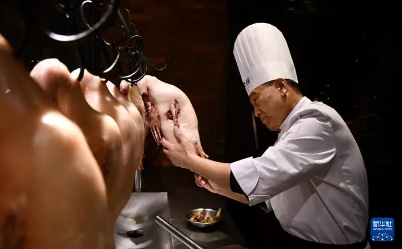 文化中国行|全聚德——烈火之中炼美食 文化中国行|全聚德——烈火之中炼美食