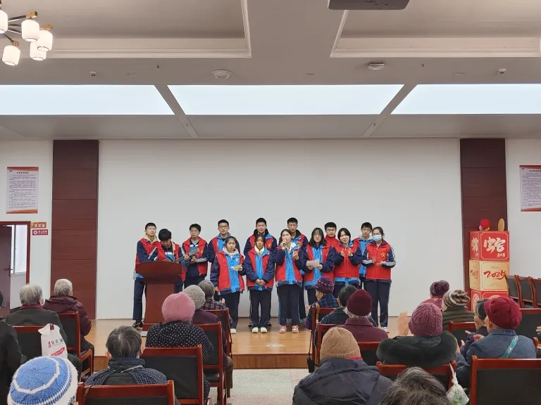 情暖夕阳 与爱同行 ——湘机中学积极开展敬老爱老志愿服务活动 情暖夕阳 与爱同行 ——湘机中学积极开展敬老爱老志愿服务活动