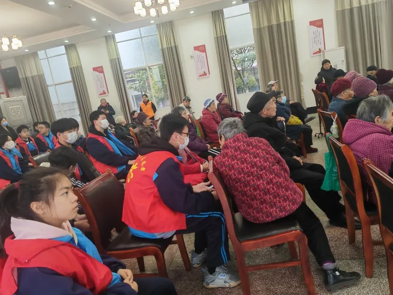 情暖夕阳 与爱同行 ——湘机中学积极开展敬老爱老志愿服务活动 情暖夕阳 与爱同行 ——湘机中学积极开展敬老爱老志愿服务活动