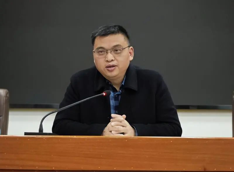统一思想,凝聚共识,共谋发展 ----记湘潭市第二中学2025年3月教工大会 统一思想,凝聚共识,共谋发展 ----记湘潭市第二中学2025年3月教工大会