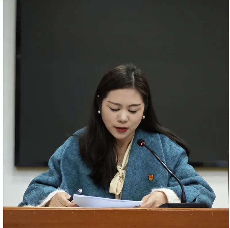 统一思想,凝聚共识,共谋发展 ----记湘潭市第二中学2025年3月教工大会 统一思想,凝聚共识,共谋发展 ----记湘潭市第二中学2025年3月教工大会