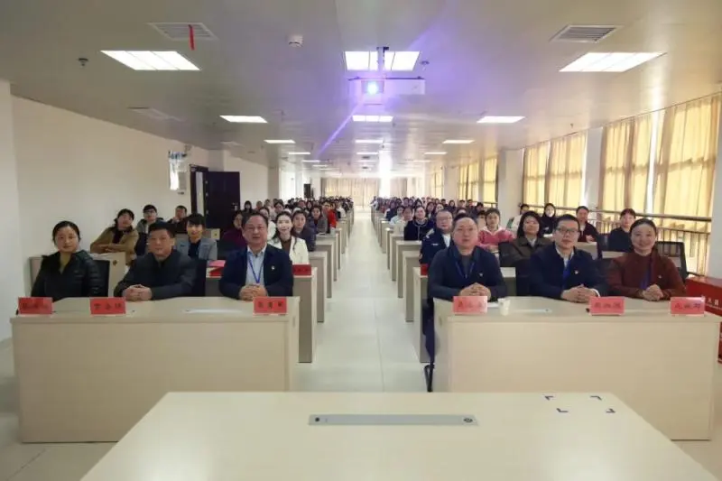 【中心医院·医者红】10天特训120名医护,直击三甲医院能力提档方法论 【中心医院·医者红】10天特训120名医护,直击三甲医院能力提档方法论