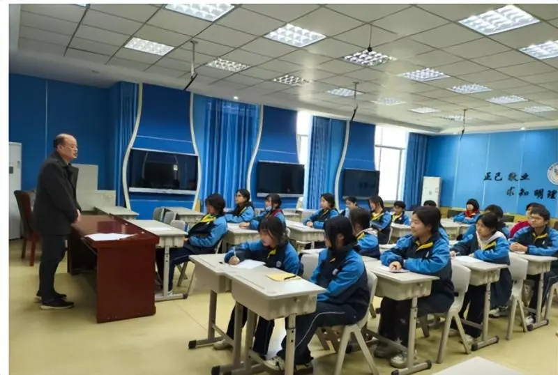助人自助,阳光成长 ——湘潭市第三中学召开2025年春季学期心理委员会议 助人自助,阳光成长 ——湘潭市第三中学召开2025年春季学期心理委员会议
