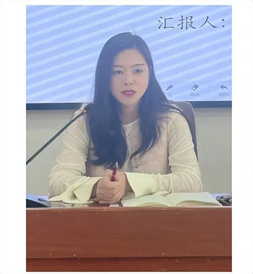 合作共学,赋能成长 ——湘潭市第二中学2025年上学期德育论坛(第三期)暨全体班主任工作会议 合作共学,赋能成长 ——湘潭市第二中学2025年上学期德育论坛(第三期)暨全体班主任工作会议