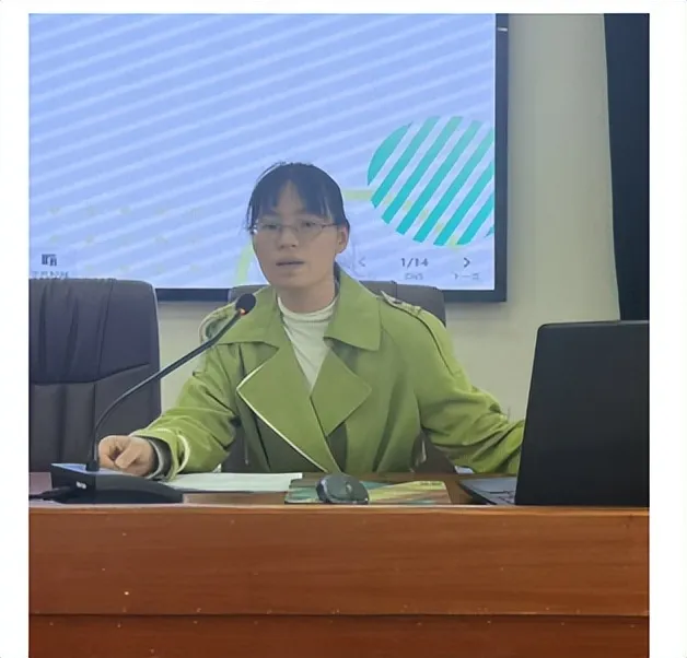 合作共学,赋能成长 ——湘潭市第二中学2025年上学期德育论坛(第三期)暨全体班主任工作会议 合作共学,赋能成长 ——湘潭市第二中学2025年上学期德育论坛(第三期)暨全体班主任工作会议