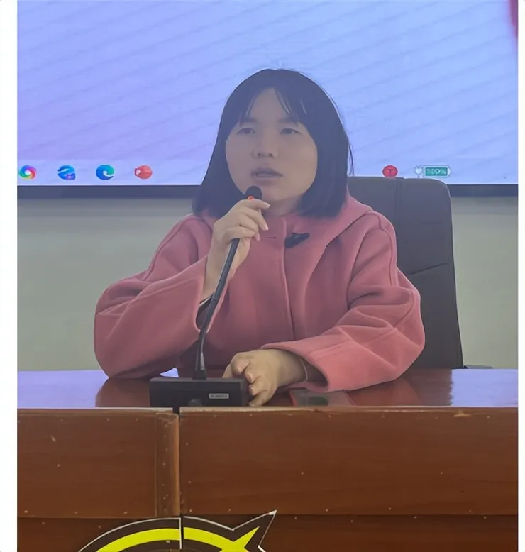 合作共学,赋能成长 ——湘潭市第二中学2025年上学期德育论坛(第三期)暨全体班主任工作会议 合作共学,赋能成长 ——湘潭市第二中学2025年上学期德育论坛(第三期)暨全体班主任工作会议