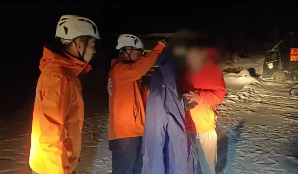 迪庆消防:雪夜寒风中的温暖守护者