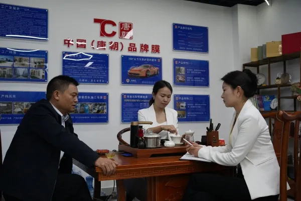 公益之光闪耀，名车印象情暖特殊群体