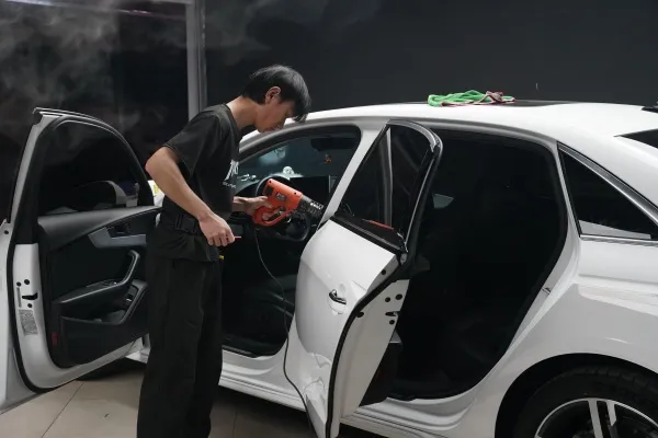 公益之光闪耀，名车印象情暖特殊群体