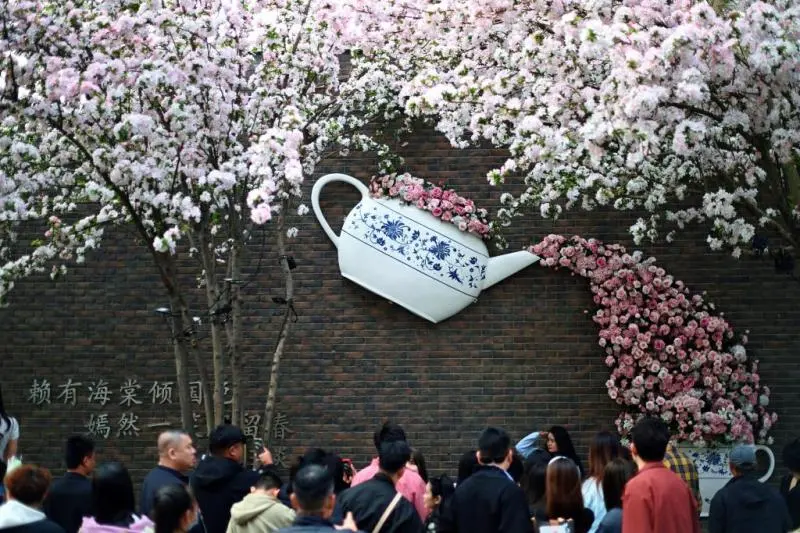 花开津沽点亮“春日经济” 花开津沽点亮“春日经济”
