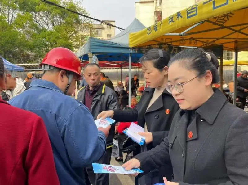 要素式起诉状、答辩状“三进”行动,让群众维权驶入“快车道” 要素式起诉状、答辩状“三进”行动,让群众维权驶入“快车道”