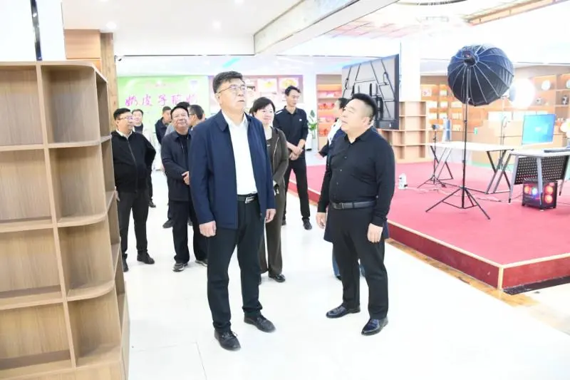 磁县政协视察“一品一播”服务农业产业发展情况