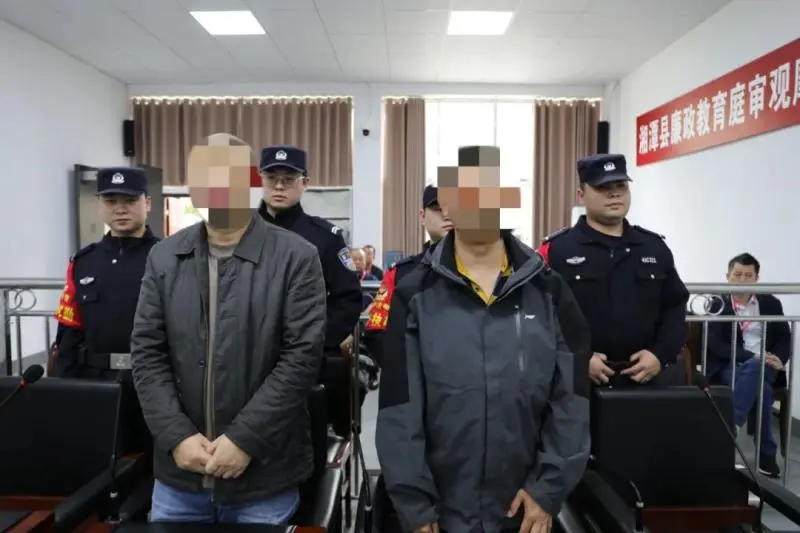 “零距离”旁听庭审 ，“沉浸式”警示教育