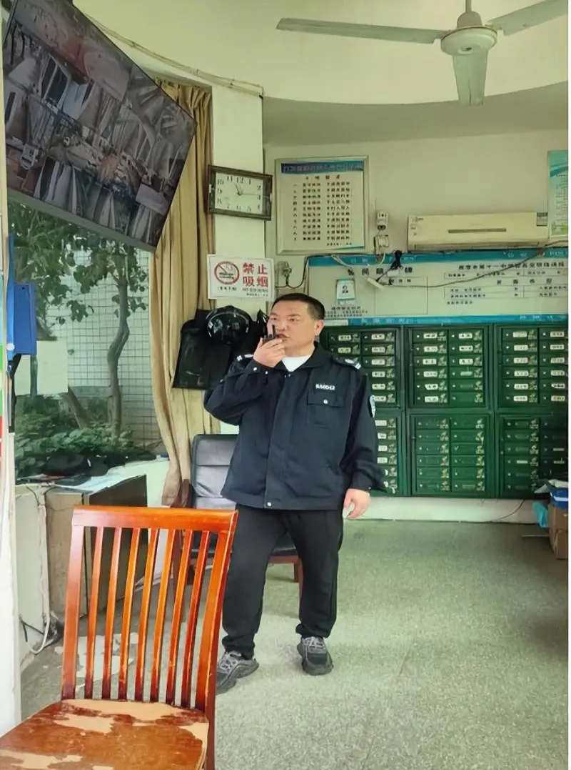 筑牢安全防线—— 湘潭市第十一中学开展微型消防站演练 筑牢安全防线—— 湘潭市第十一中学开展微型消防站演练