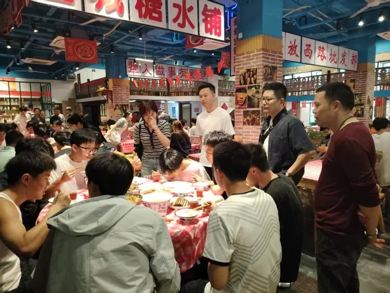 体育精神润心田 教育温度暖人间 ——湘机中学校领导带队慰问高考体育队 体育精神润心田 教育温度暖人间 ——湘机中学校领导带队慰问高考体育队