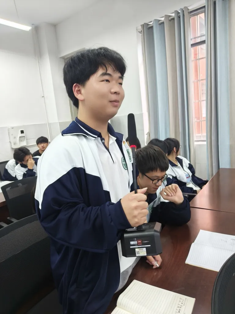 情绪创造习惯 简单改变行为 ——湘机中学举办优秀校友陈希红女士读书分享会 情绪创造习惯 简单改变行为 ——湘机中学举办优秀校友陈希红女士读书分享会