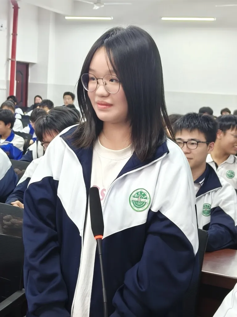 情绪创造习惯 简单改变行为 ——湘机中学举办优秀校友陈希红女士读书分享会 情绪创造习惯 简单改变行为 ——湘机中学举办优秀校友陈希红女士读书分享会