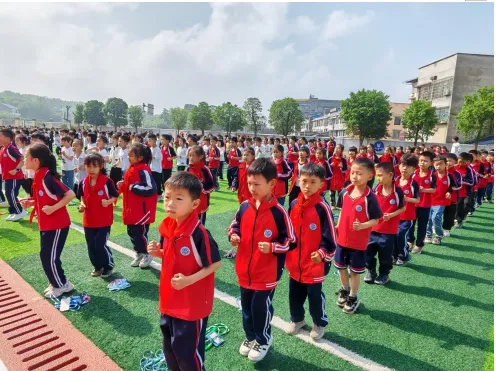 “我运动我健康,我歌唱我快乐”暨“奔跑吧·少年” ——2025年花石中心小学魅力大课间比赛 “我运动我健康,我歌唱我快乐”暨“奔跑吧·少年” ——2025年花石中心小学魅力大课间比赛