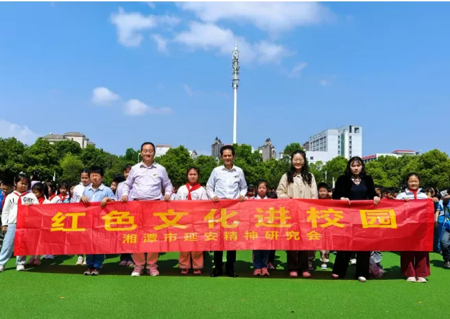 湘潭:“东方红·航天梦”主题教育活动点燃青少年航天强国梦 湘潭:“东方红·航天梦”主题教育活动点燃青少年航天强国梦