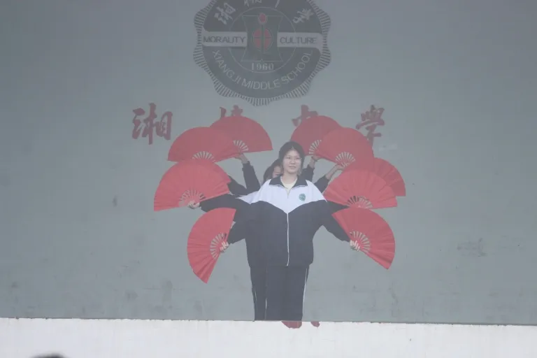 以劳动精神培根铸魂 用青春奋斗担当使命 ——湘机中学举行 以劳动精神培根铸魂 用青春奋斗担当使命 ——湘机中学举行