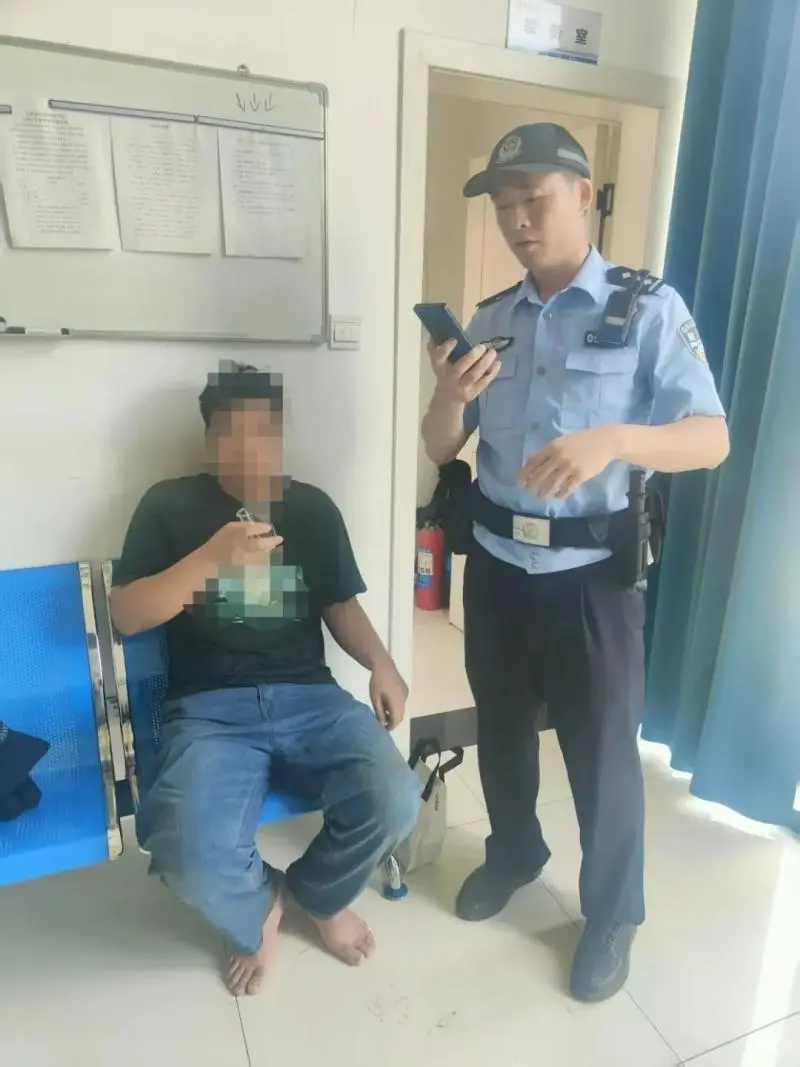 外卖小哥发现不对,民警快速反应救人 外卖小哥发现不对,民警快速反应救人