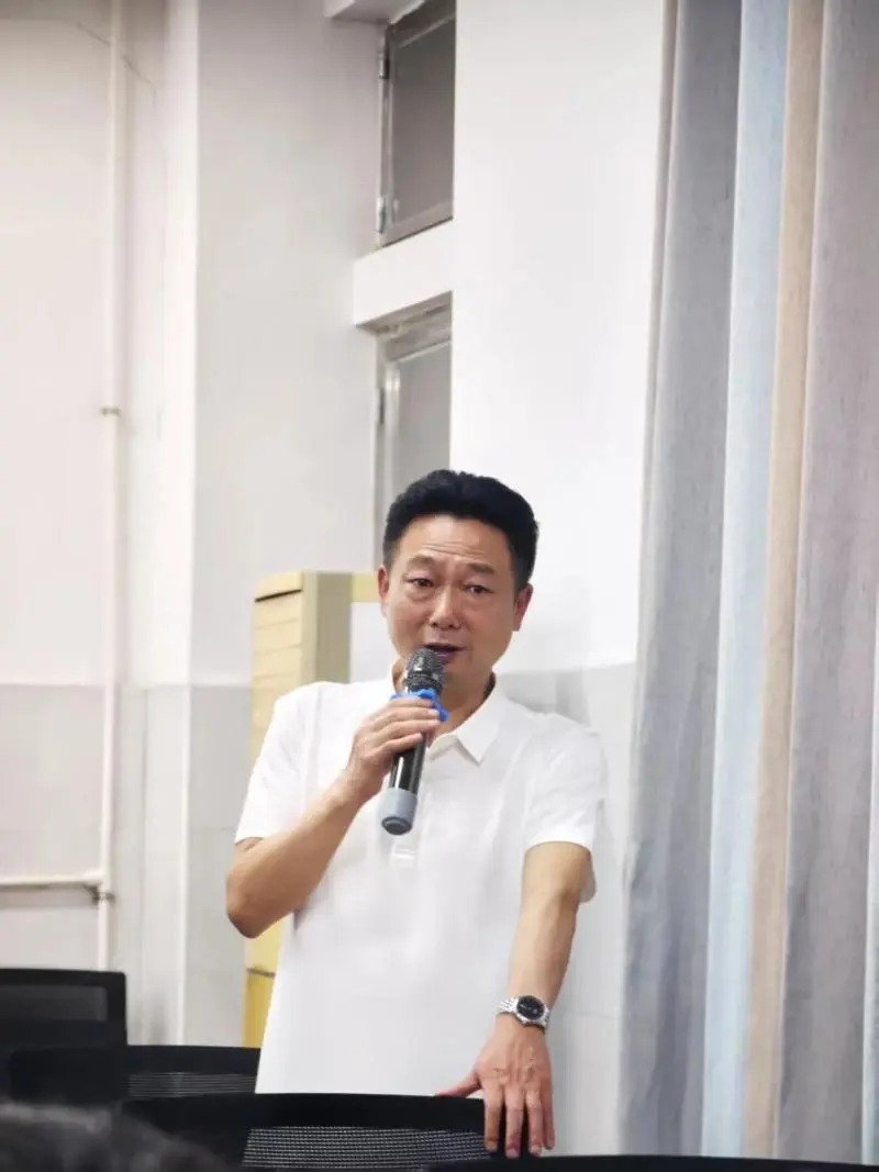 青春筑梦 使命在肩 ——湘机中学举办青年教师座谈会 青春筑梦 使命在肩 ——湘机中学举办青年教师座谈会