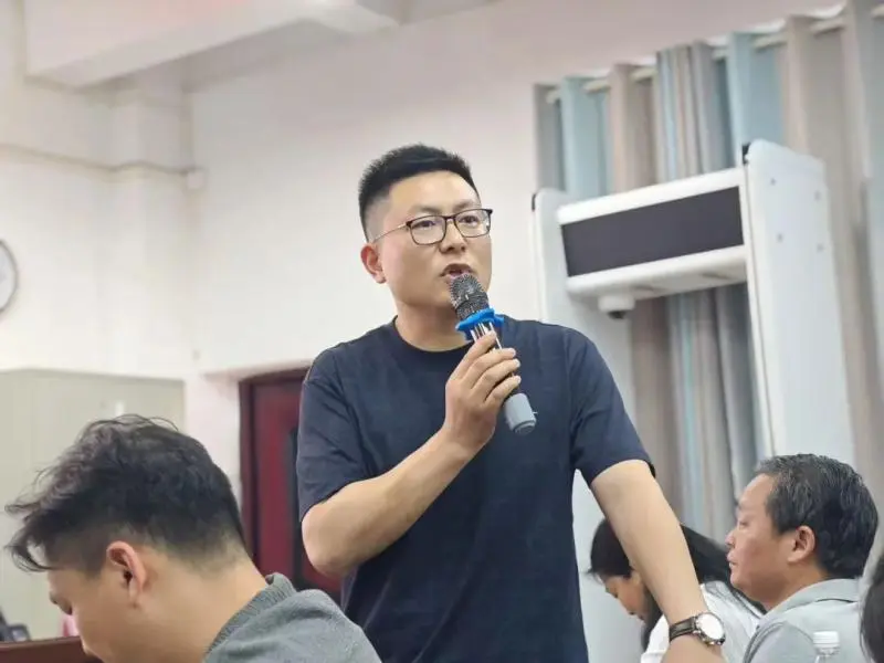 青春筑梦 使命在肩 ——湘机中学举办青年教师座谈会 青春筑梦 使命在肩 ——湘机中学举办青年教师座谈会