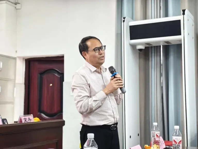 青春筑梦 使命在肩 ——湘机中学举办青年教师座谈会 青春筑梦 使命在肩 ——湘机中学举办青年教师座谈会