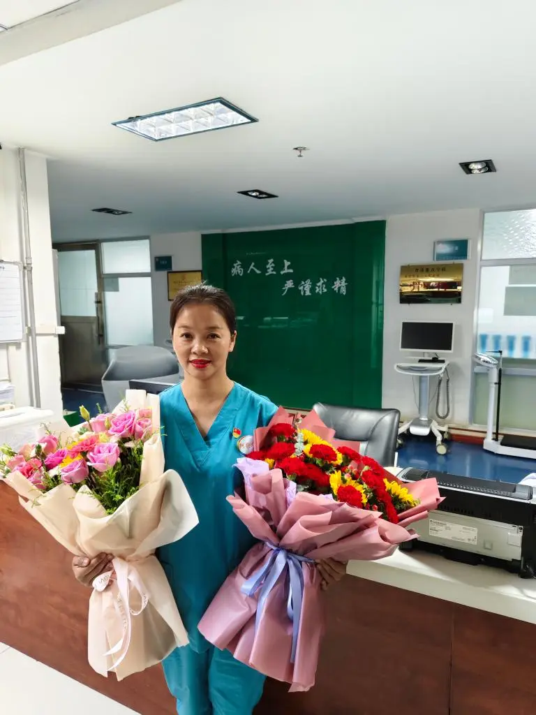 把病人当亲人 融小我创大业——记青海首位家政行业五一劳动奖章获得者李卓满措