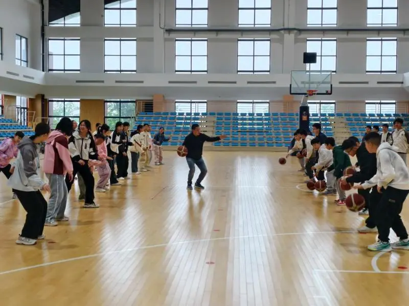 反转:“我的体育是数学老师教的!”——学校体育改革调研之一 反转:“我的体育是数学老师教的!”——学校体育改革调研之一