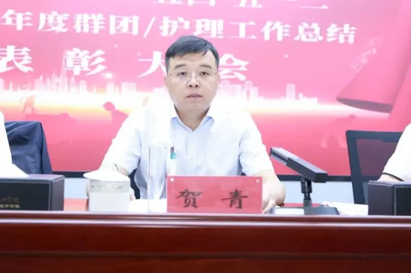 今天,让我们把最热烈的掌声送给他们! 今天,让我们把最热烈的掌声送给他们!
