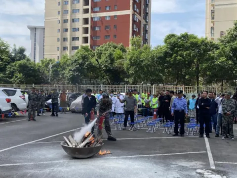 官渡区太和街道开展2025年“5·12”地震应急救援疏散演练暨消防安全知识培训会 官渡区太和街道开展2025年“5·12”地震应急救援疏散演练暨消防安全知识培训会