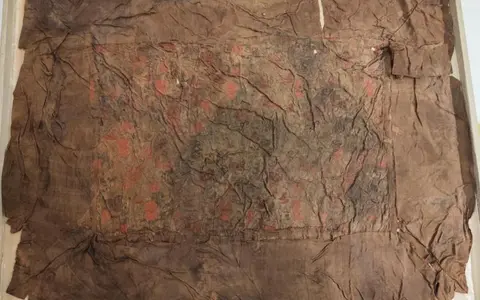 解密！考古发现最早的丝制“坐垫”竟然一直被当做“枕巾”？